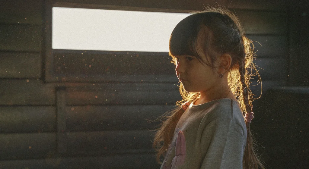 El duelo infancia robada madre narcisista implica aceptar la ausencia de amor y cuidado. Descubre cómo afrontarlo y reconstruirte.